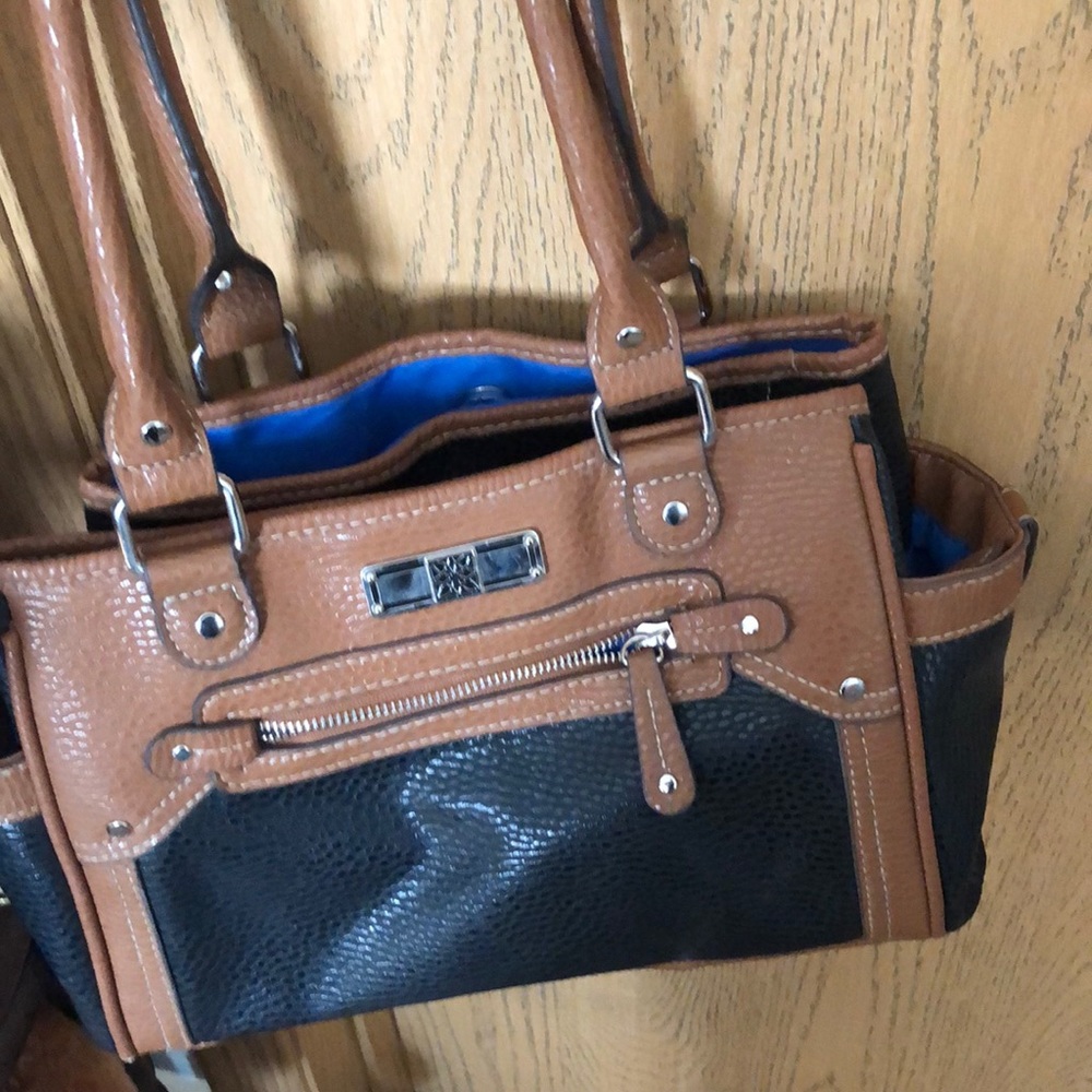 Purses - Picture 3 of 8